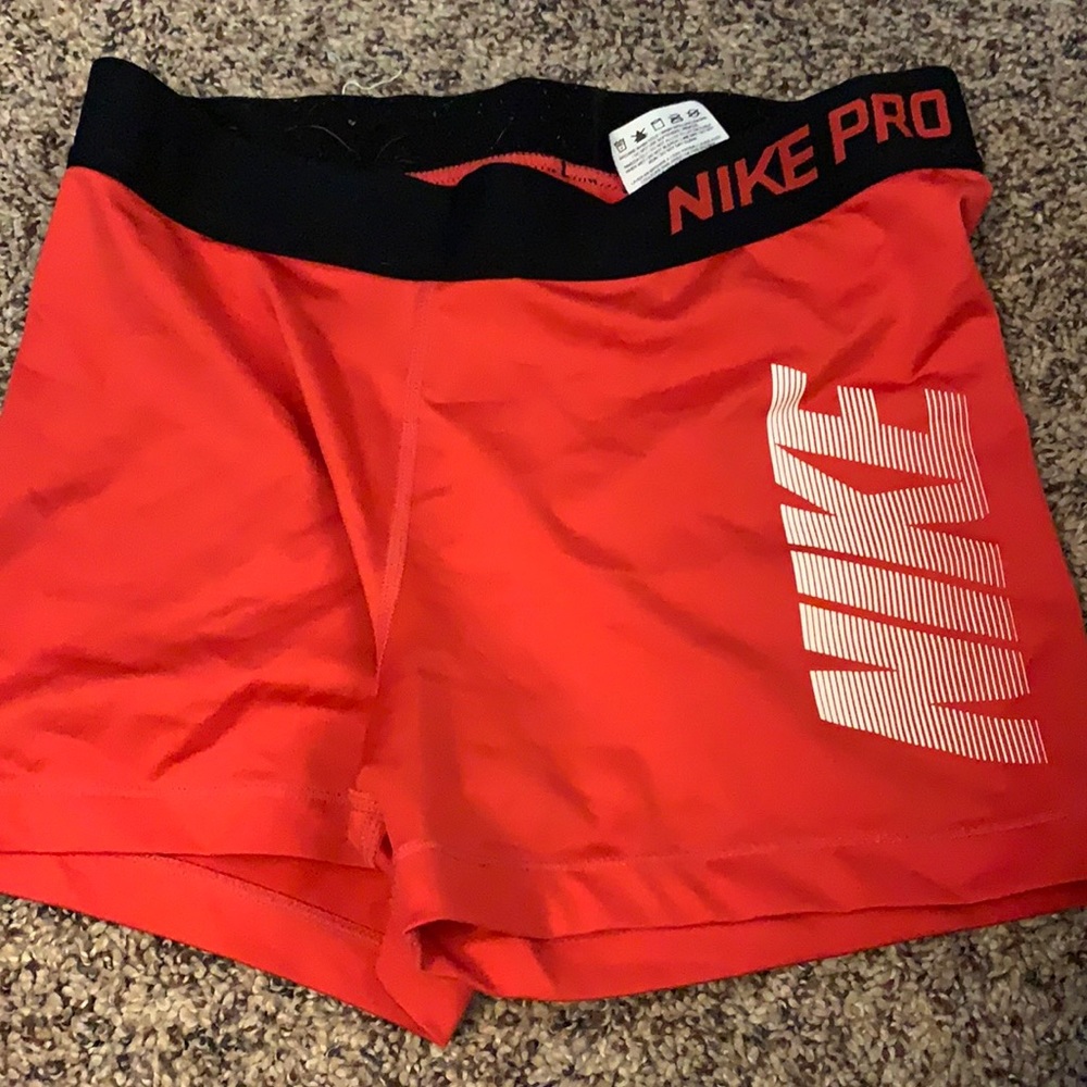Nike pro